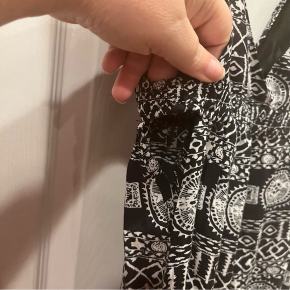 Lush black & white IKAT print jumpsuit ROMPER Small - Picture 8 of 8